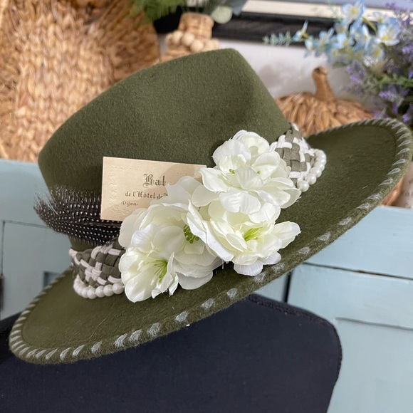 Meet your Posher, Kimberly - Picture 5 of 13